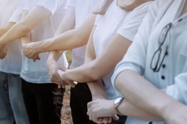 2024-Zusammenhalt, Hände, Team, CSR-3